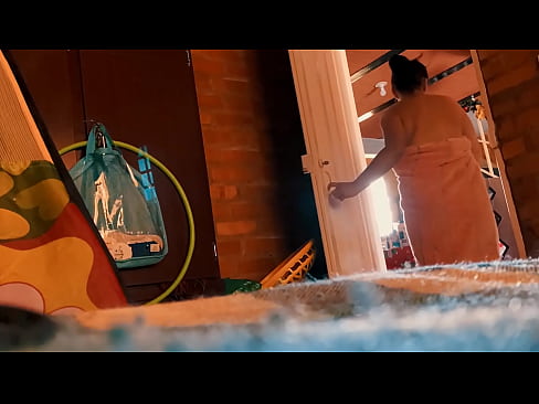 ❤️ Iz-ziju jsegwini fid-doċċa, hu jaqtagħni waqt li nieħu doċċa. ❤️❌ Video tal-ħakk f'mt.porn-list.ru ❌❤