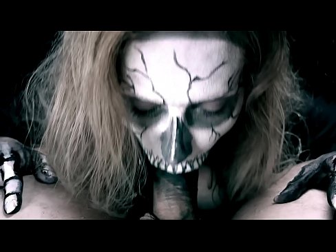 ❤️ Tfajla tad-dimostrazzjoni terda vit b'ħalqha iswed u tibla' cum. ❤️❌ Video tal-ħakk f'mt.porn-list.ru ❌❤